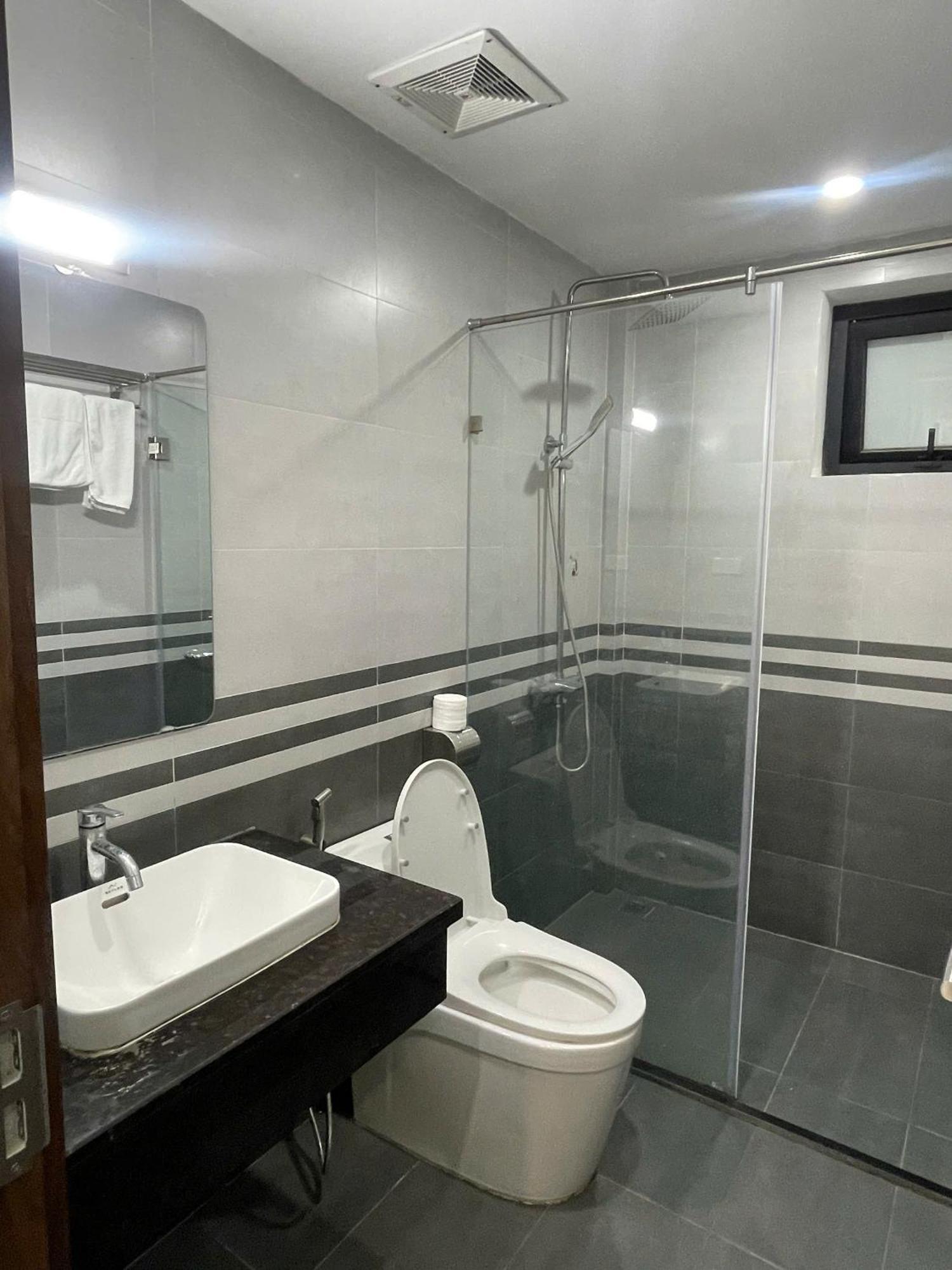 Era Apartment Xuan Thuy ハノイ市 エクステリア 写真