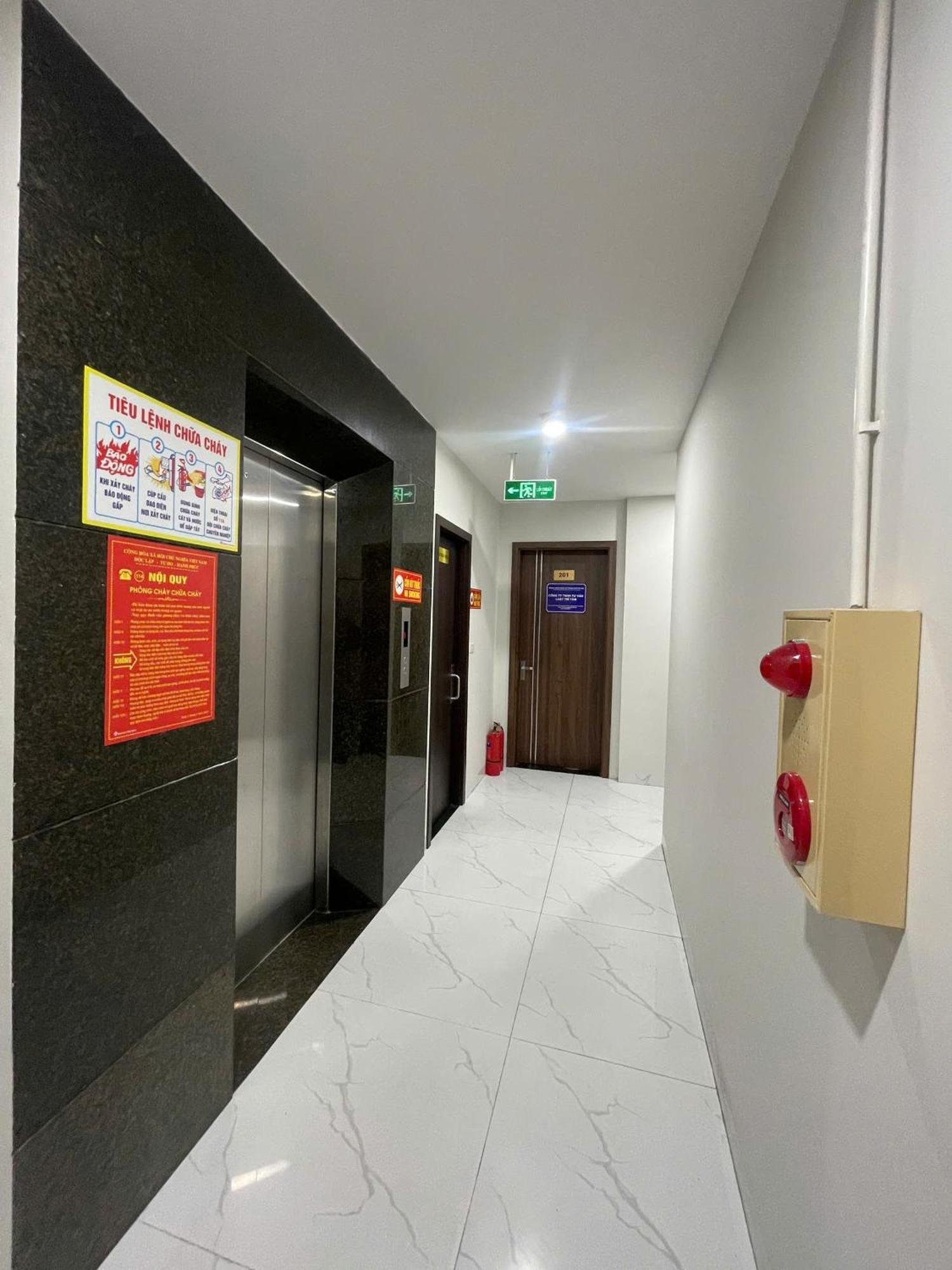 Era Apartment Xuan Thuy ハノイ市 エクステリア 写真