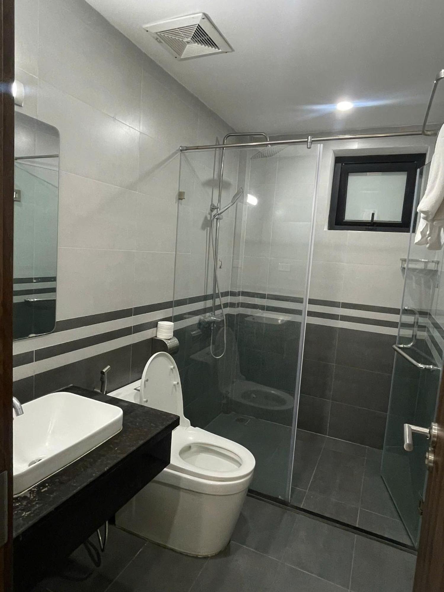 Era Apartment Xuan Thuy ハノイ市 エクステリア 写真