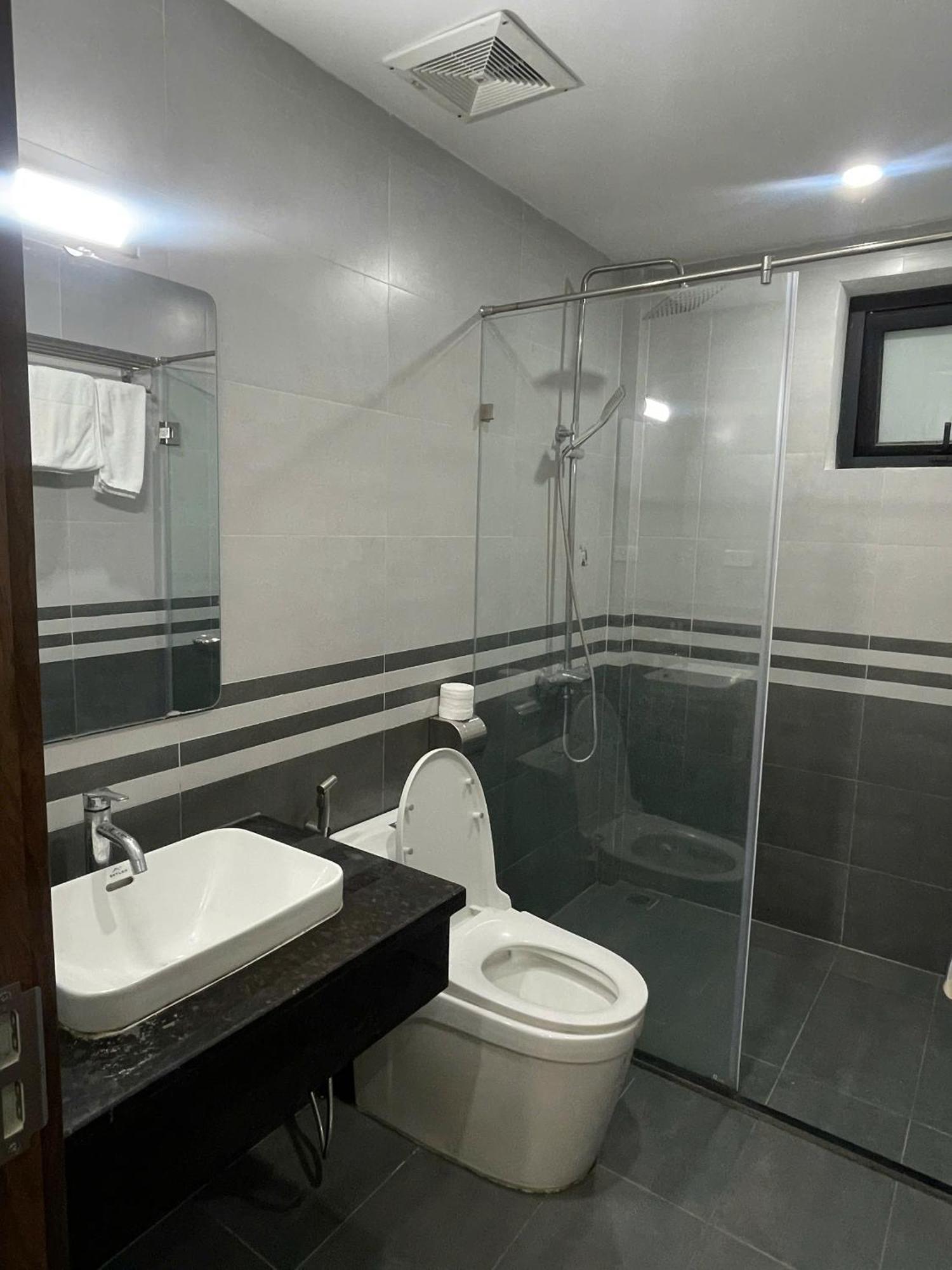 Era Apartment Xuan Thuy ハノイ市 エクステリア 写真